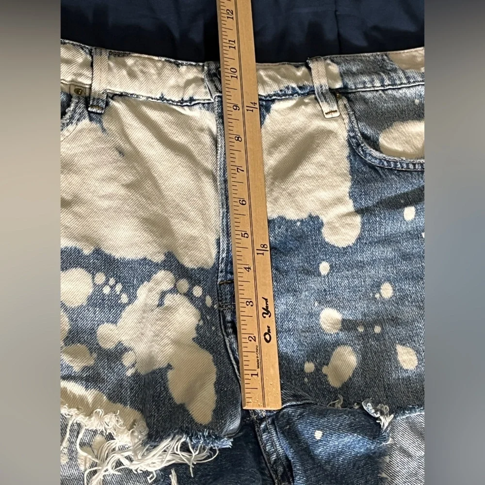 Frame Le Ultra Baggy Raw Hem Shorts in Baltic Splash 28